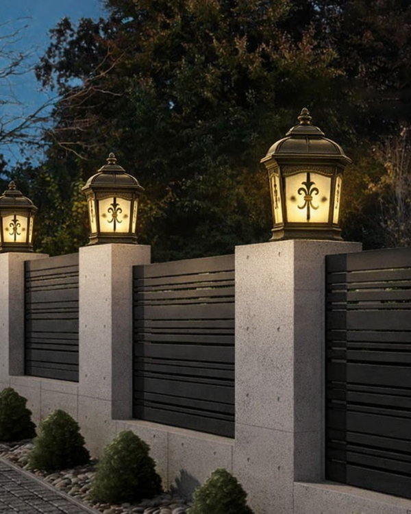 Classic Gate Pillar Lantern