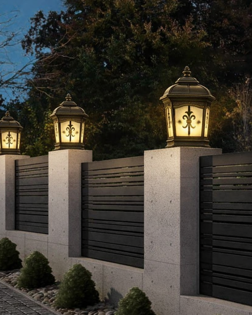 Classic Gate Pillar Lantern